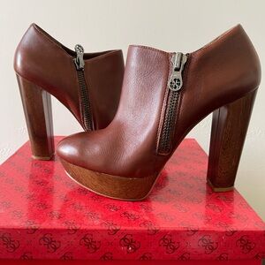 Guess women’s paprika platform shooters brown